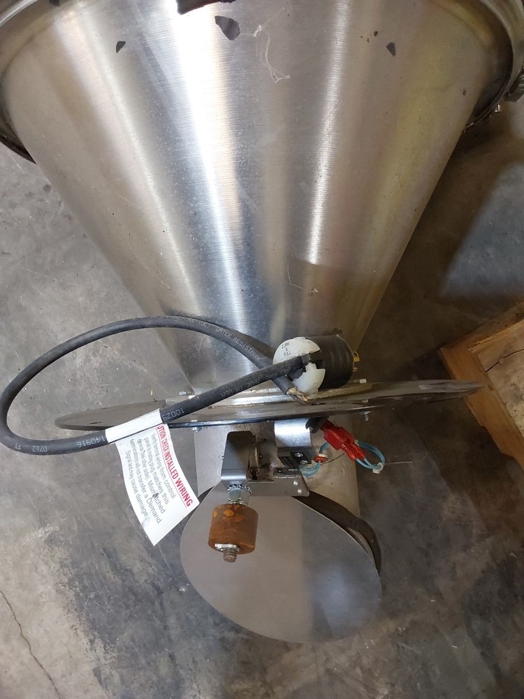 NOVATEC Material HOPPER/VACUUM RECEIVER