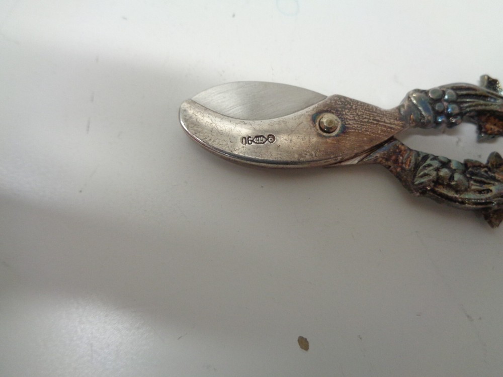 Vintage H HOOYKAAS DUTCH NETHERLANDS SILVER GRAPE LEAF SCISSORS