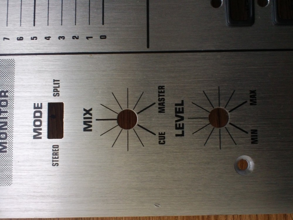 FACE PLATE FOR BEDJX 700 MIXER. PULLED PART ONLY. SLIGHTLY USED.