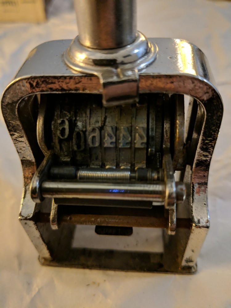 Vintage Pilot Automatic Numbering Machine Stamper - No.81. with box. VG.