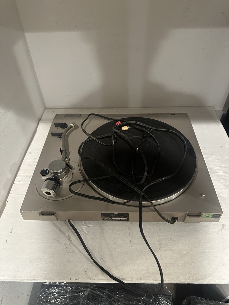 Serviced JVC L-A11 Turntable