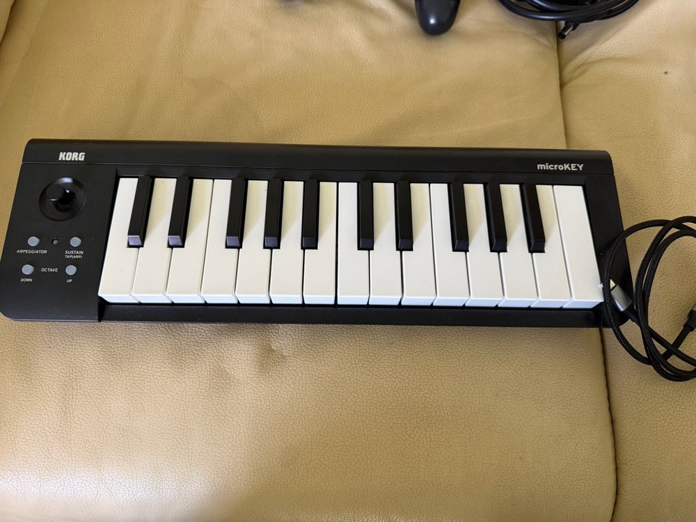 Korg Micro key 37 Portable MIDI Keyboard With usb C Cable ��
