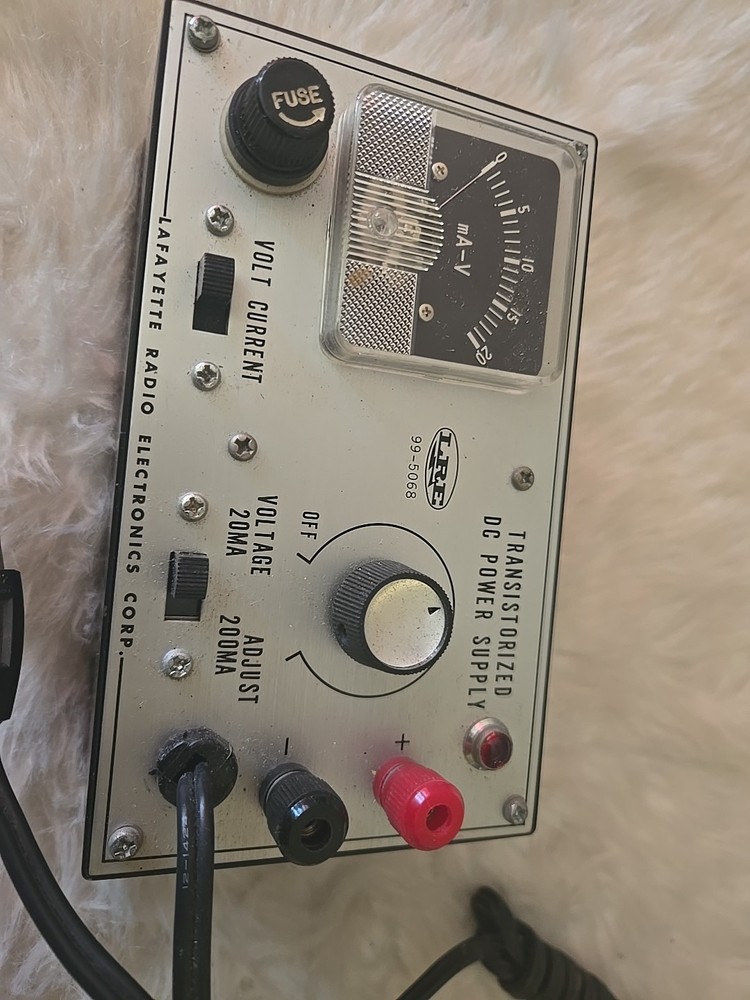 Lafayette Transistorized power supply LRE 99-5068 Powers on /Untested