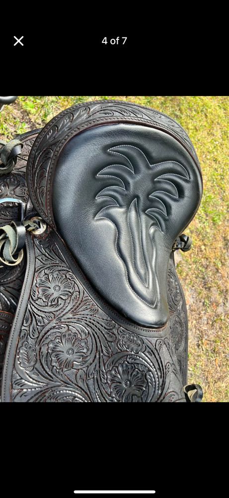 Custom Hildago Saddle 16” seat size in excellent condition
