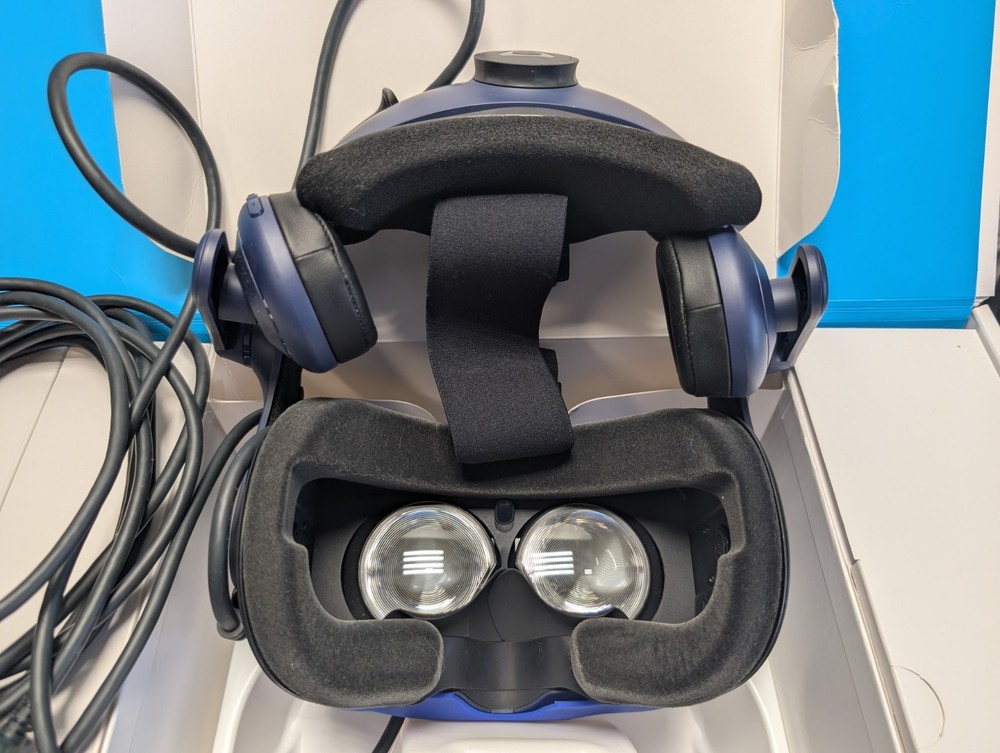 HTC Vive Pro Virtual Reality Full System Kit Original Box