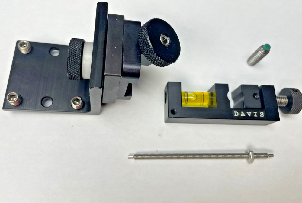 Davis Leveling System with 3rd axis level
