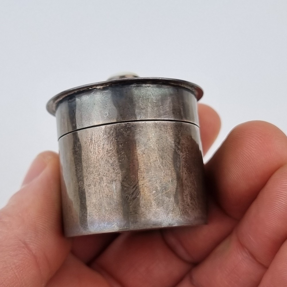 Solid Silver Oval Pillbox With Opal Cabochon To Top London 1992 Maker "BG VA"