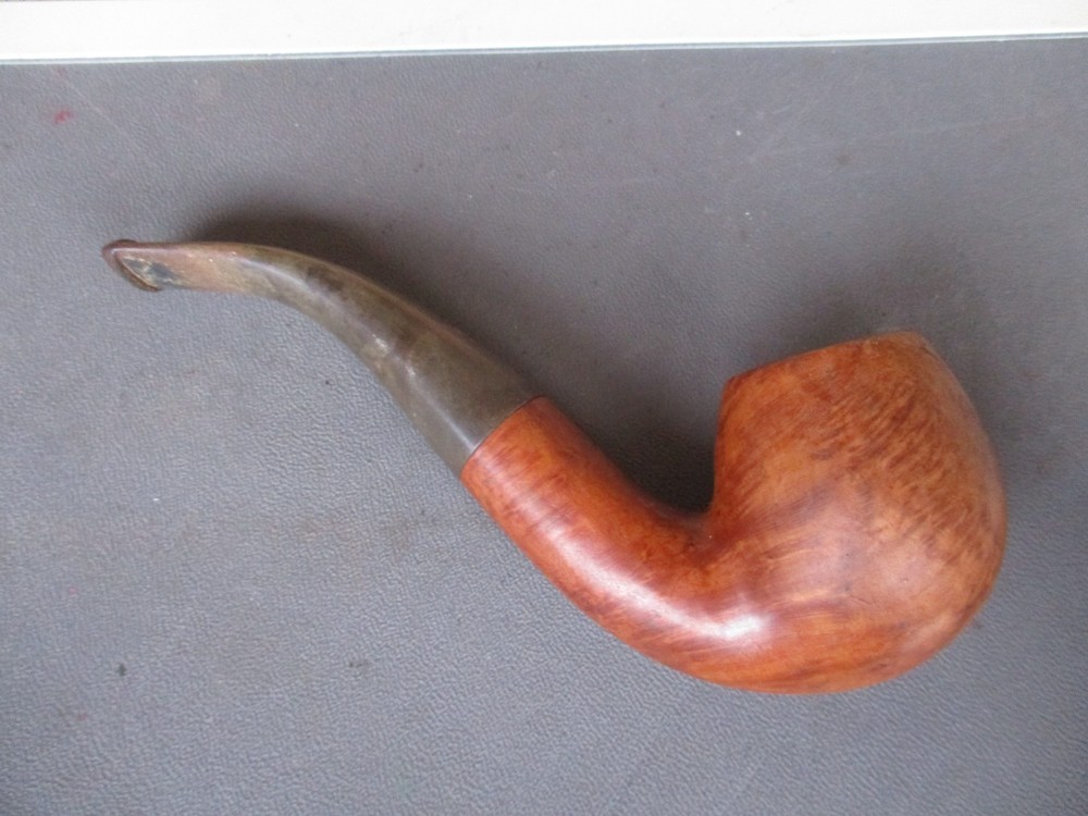 P3: Vtg EHRLICH Pipe