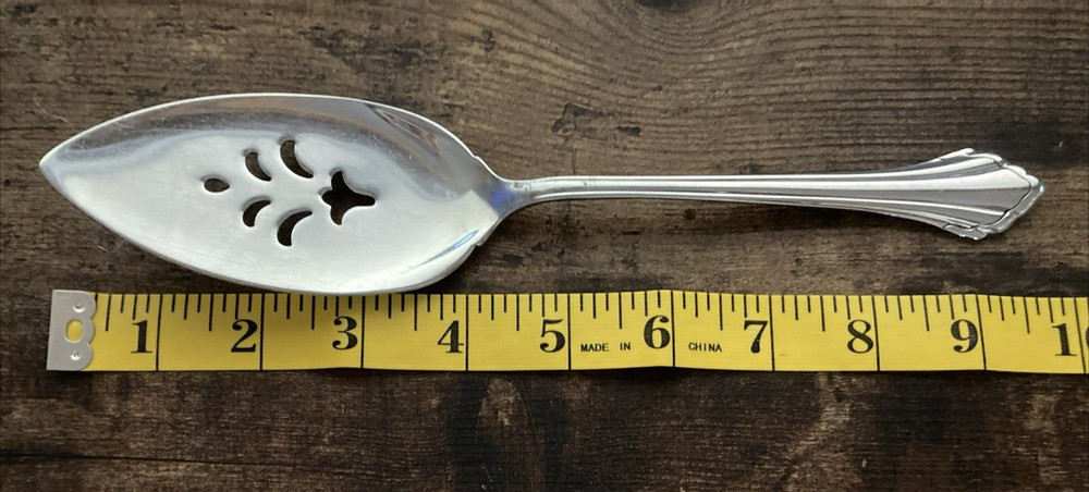 Oneida Replacement USA Stainless CLARETTE - Pierced Pie/Dessert Server 9 5/8"