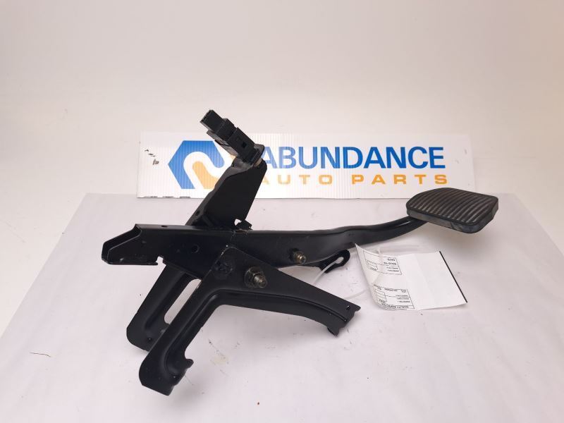 BRAKE PEDAL FOR VOLVO S60 2005