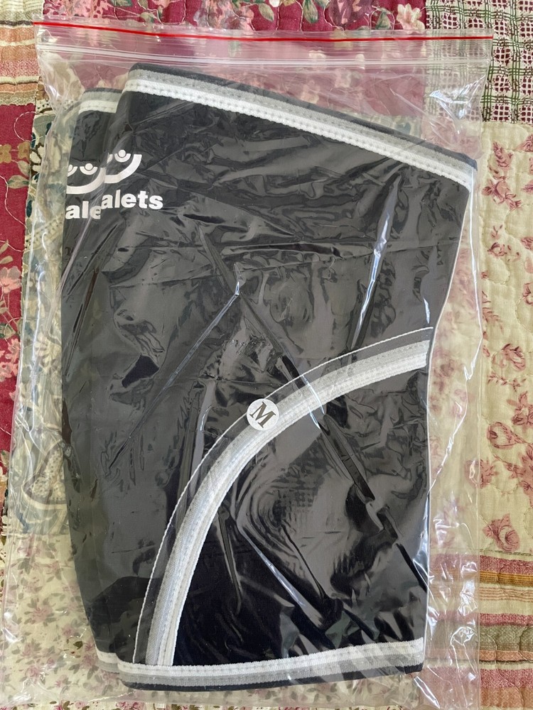 Knee Sleeves Size Medium Women 5 mm Neoprene Compression Support