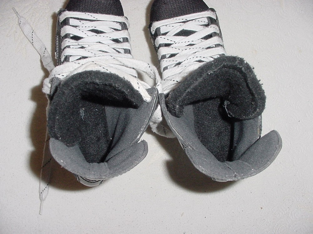 Bauer Elite Ice Hockey Skates Size 4 R Intermediate