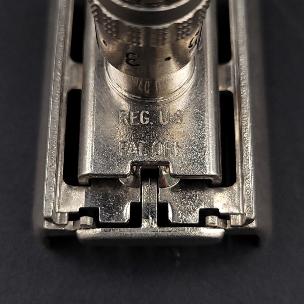 1962 Gillette Slim Adjustable 1-9 DE TTO Razor Date Code H1