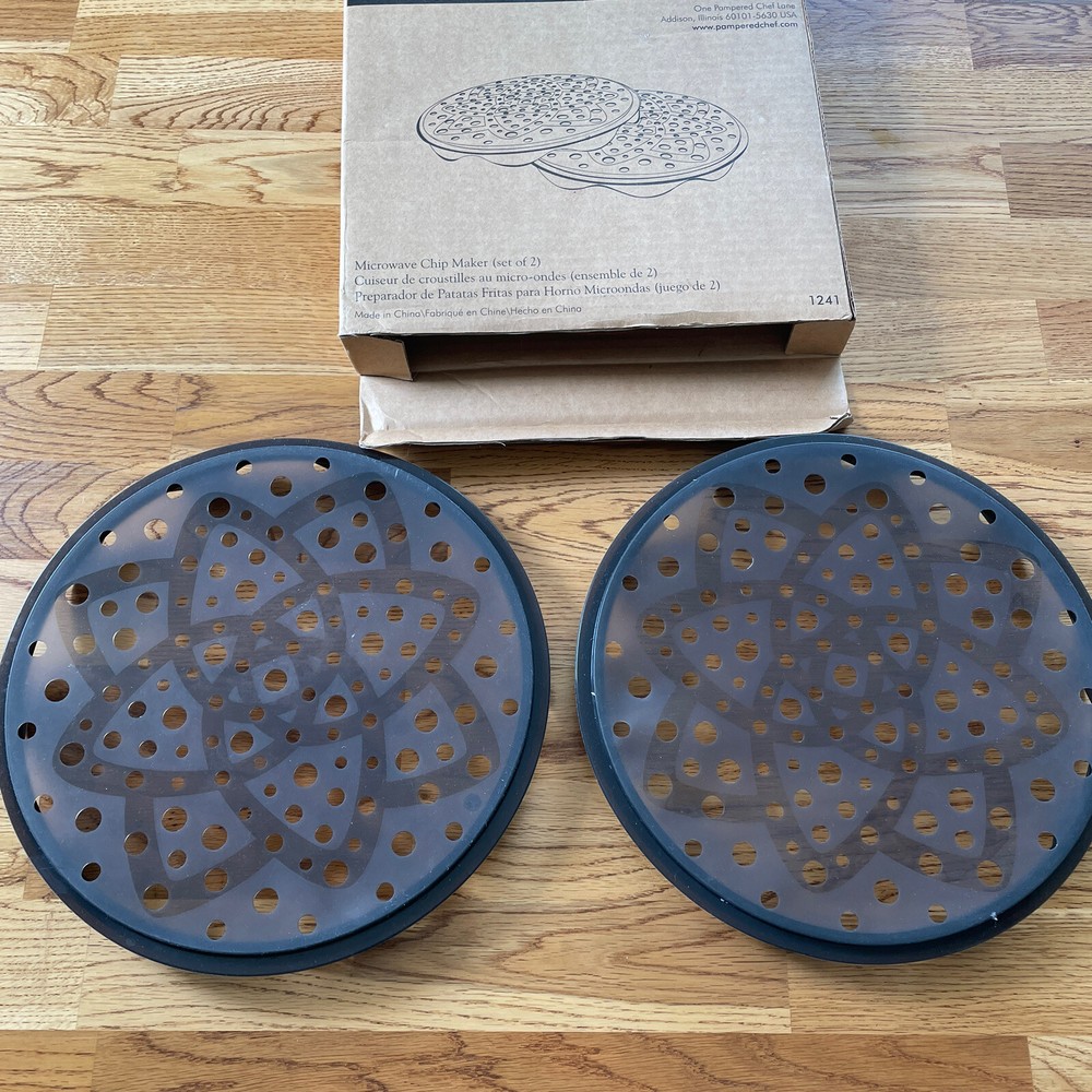 PAMPERED CHEF MICROWAVE CHIP MAKER #1241 NEW