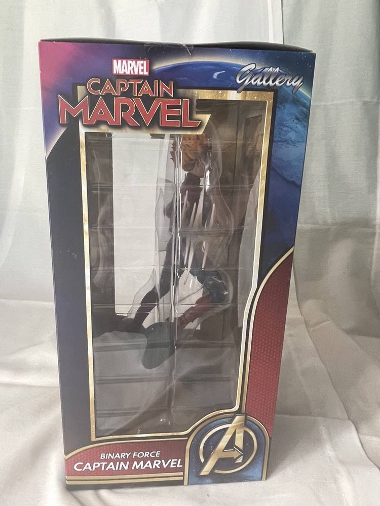 Diamond Select Gallery Binary Force Captain Marvel PVC Diorama Game Stop
