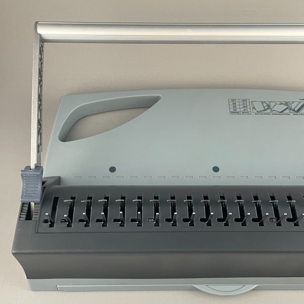 GBC BindMate CombBind Machine & 3 Hole Punch 7706170