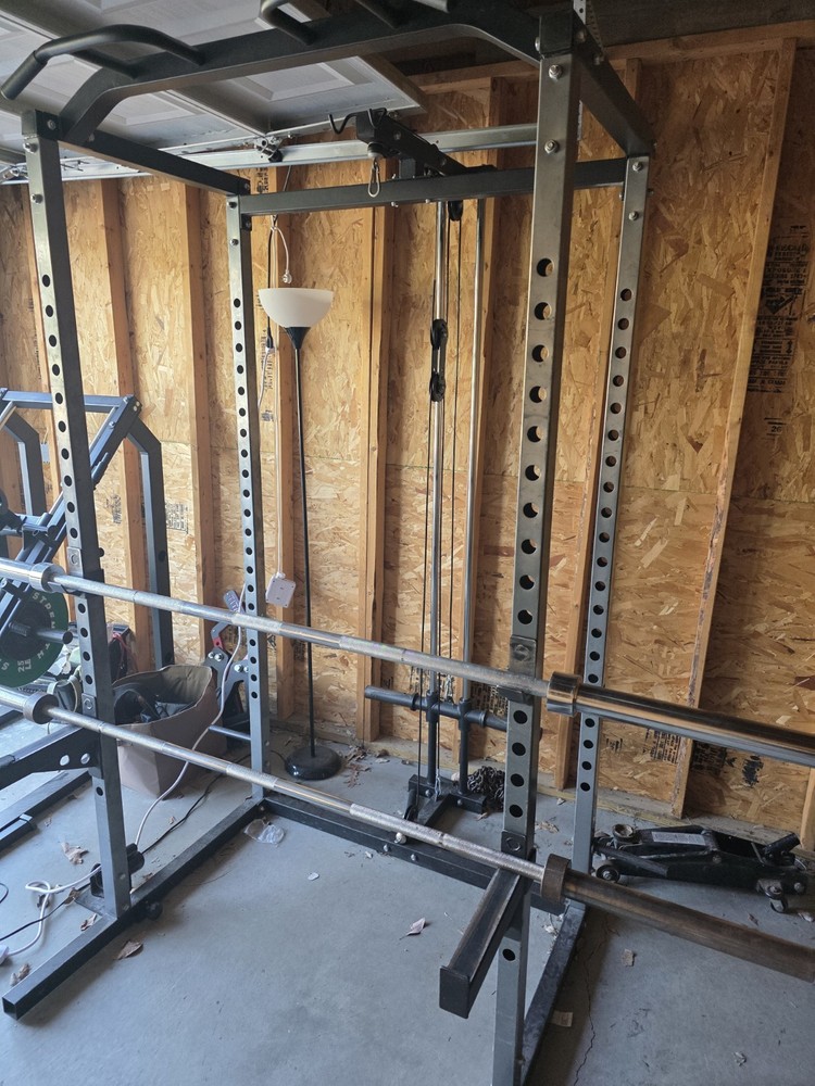 Squatting Rack And Lat Tower