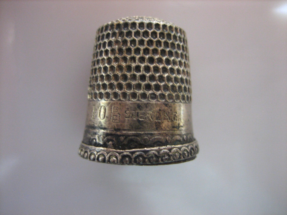 VINTAGE STERLING SILVER SIGNED SC 10 THIMBLE