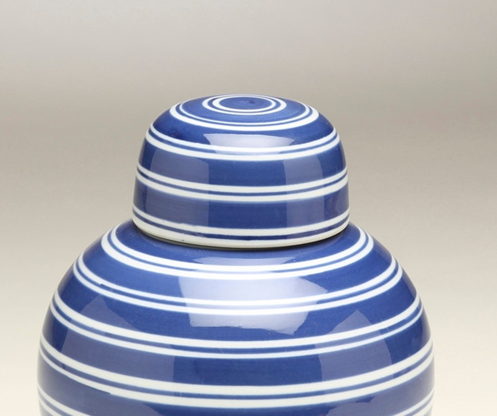 AA Importing 59956 Blue & White Ginger Jar