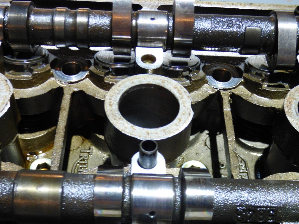 GENUINE TRIUMPH T509 COMPLETE CYLINDER HEAD