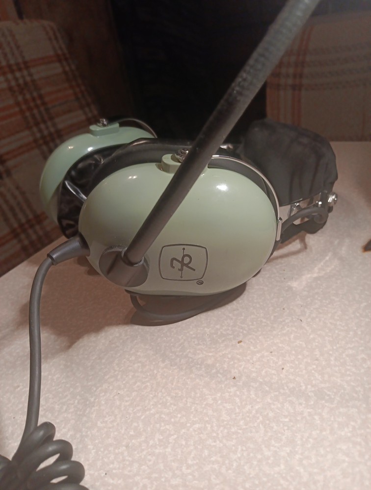 David Clark Aviation Headphones w/mic.