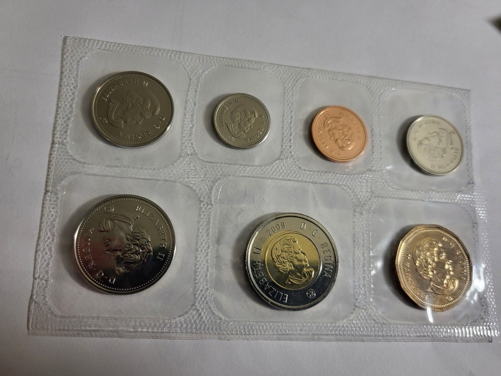 Rare Error - Canada 2009 Proof Like Set With Rare Core Off On $2