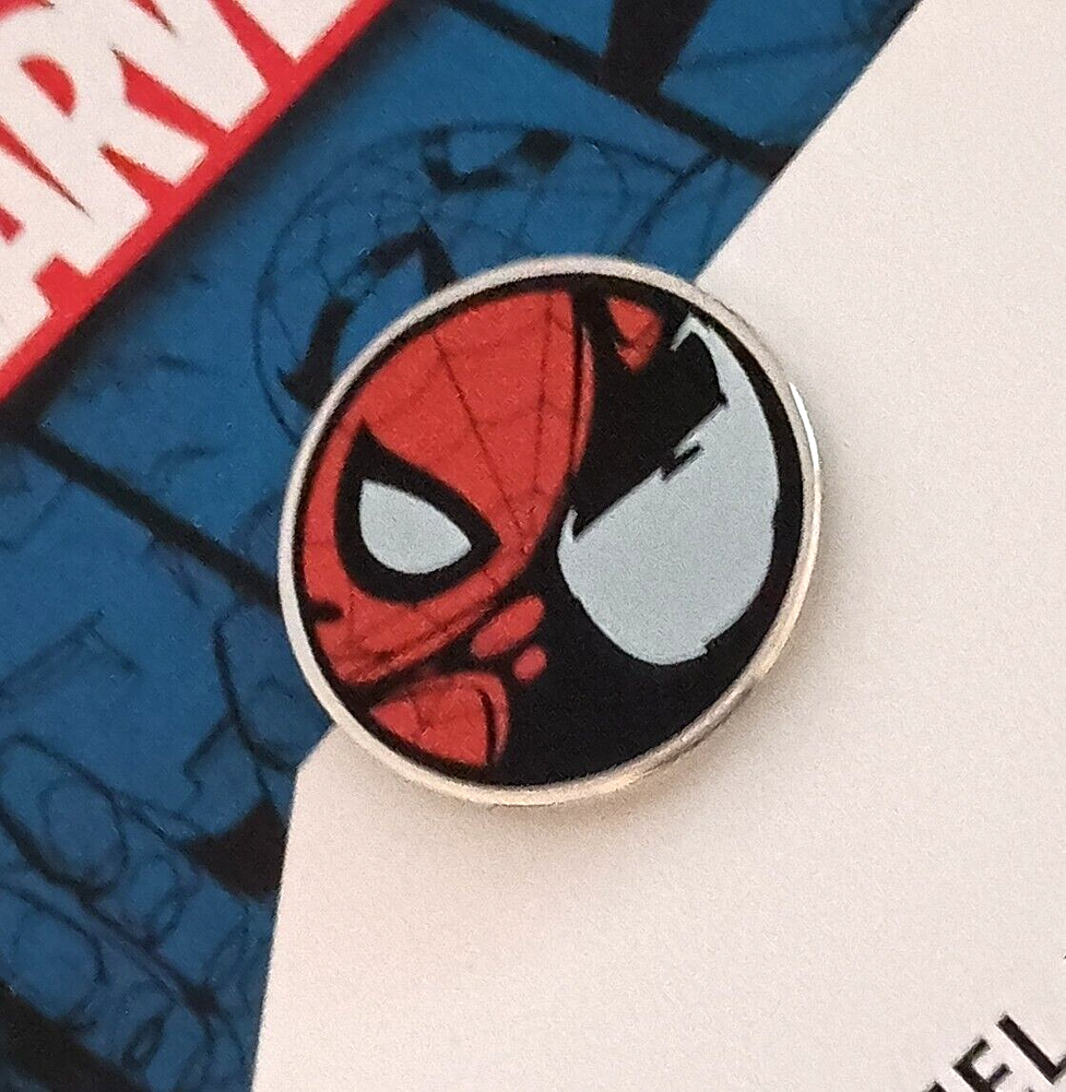 Rare Marvel Spider-Man Vs Venom Enamel Split profile Pin New MOC