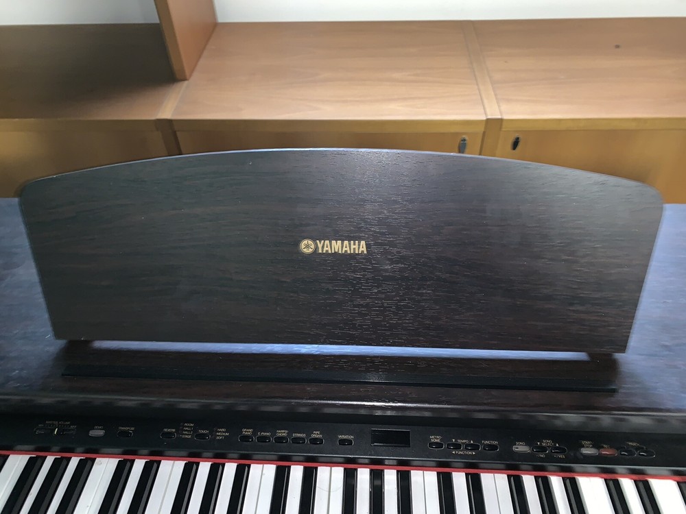 Yamaha keyboard YDP-121