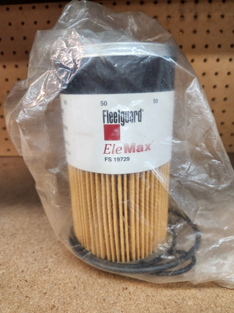 NOS Fleetguard FS19729 Fuel Filter