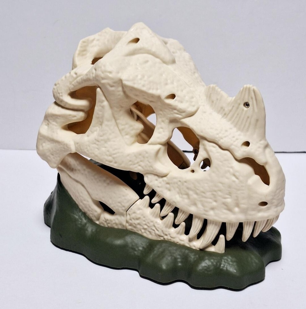 Dinosaur T-Rex Skull D&D RPG Gaming Terrain Needs batteries Tested works