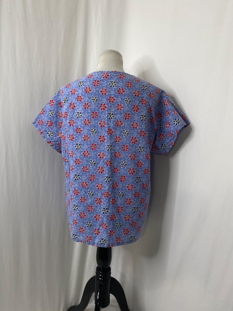 Scrubs Top Womens Medium Unbranded Purple Multicolor Flower Pattern Short Sleeve