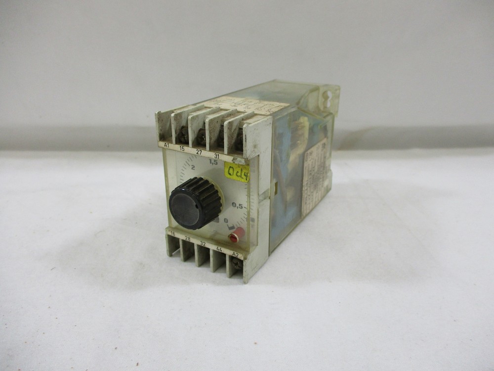 DOLD AA7616.24 / 66 MINI TIMER RELAY