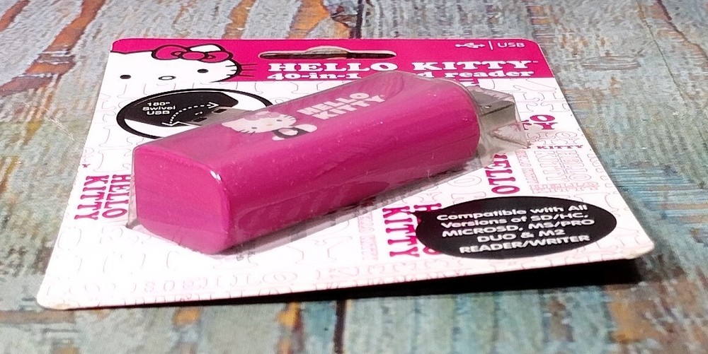 Hello Kitty 40-in-1 Card Reader - NEW