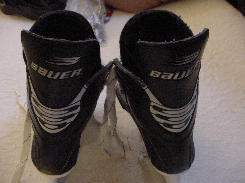 Bauer Elite Ice Hockey Skates Size 4 R Intermediate