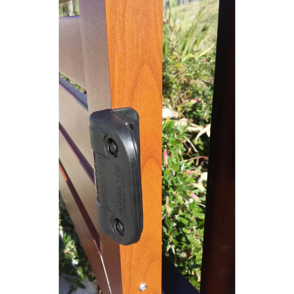 Small Polymer Gate Stop