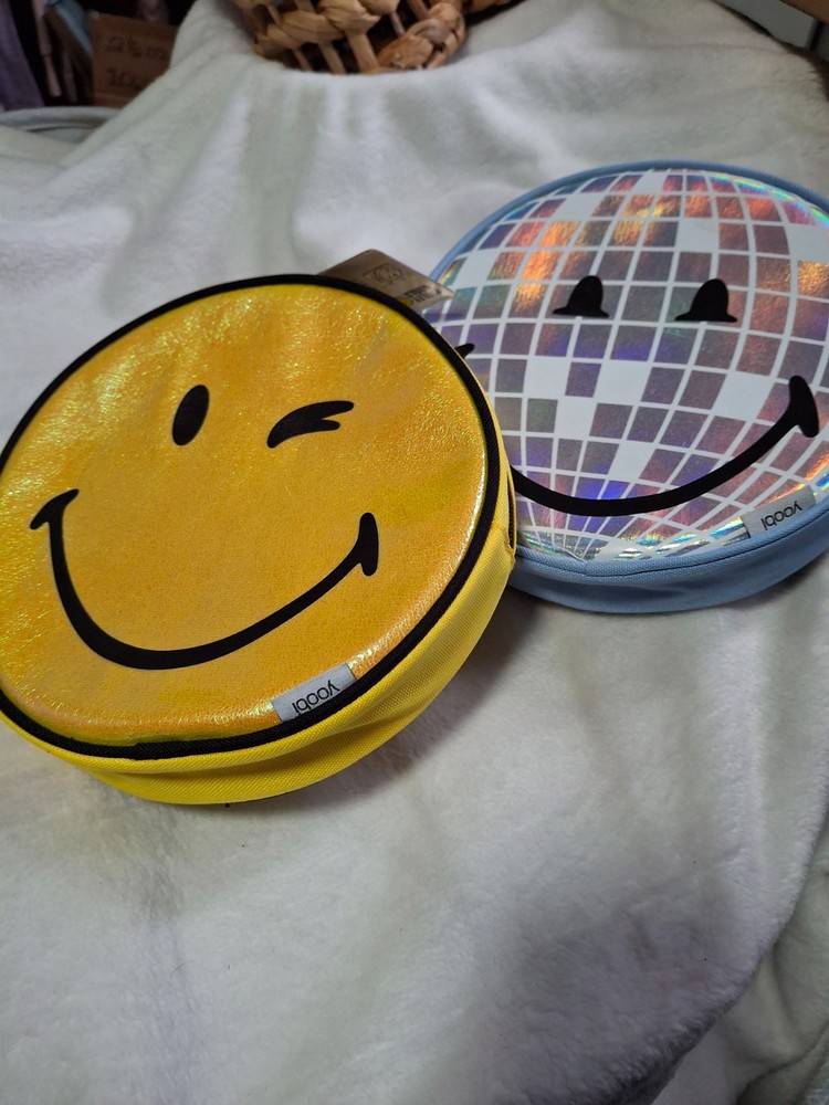 Smiley face pouches 2 pk