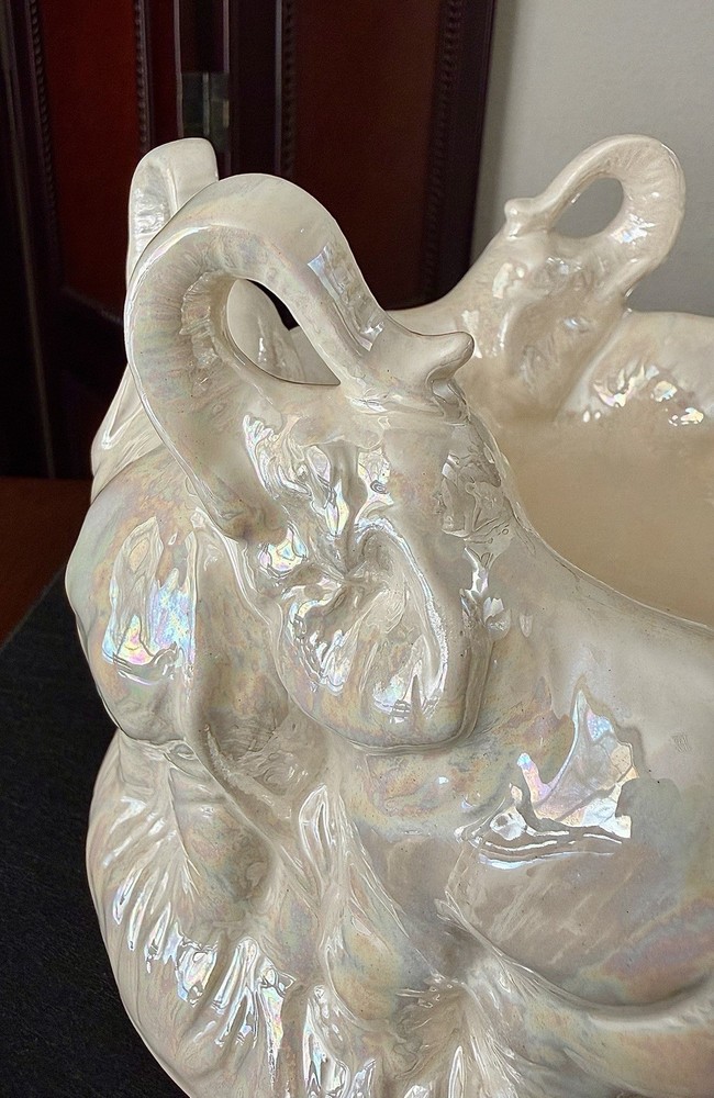 VINTAGE IRIDESCENT CERAMIC PLANTER / CANDLE HOLDER ELEPHANTS PARADING