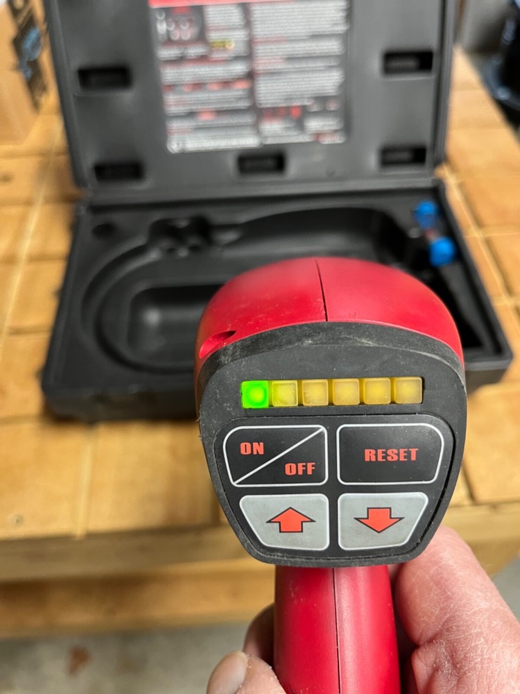 Snap-on ACT730 leak detector