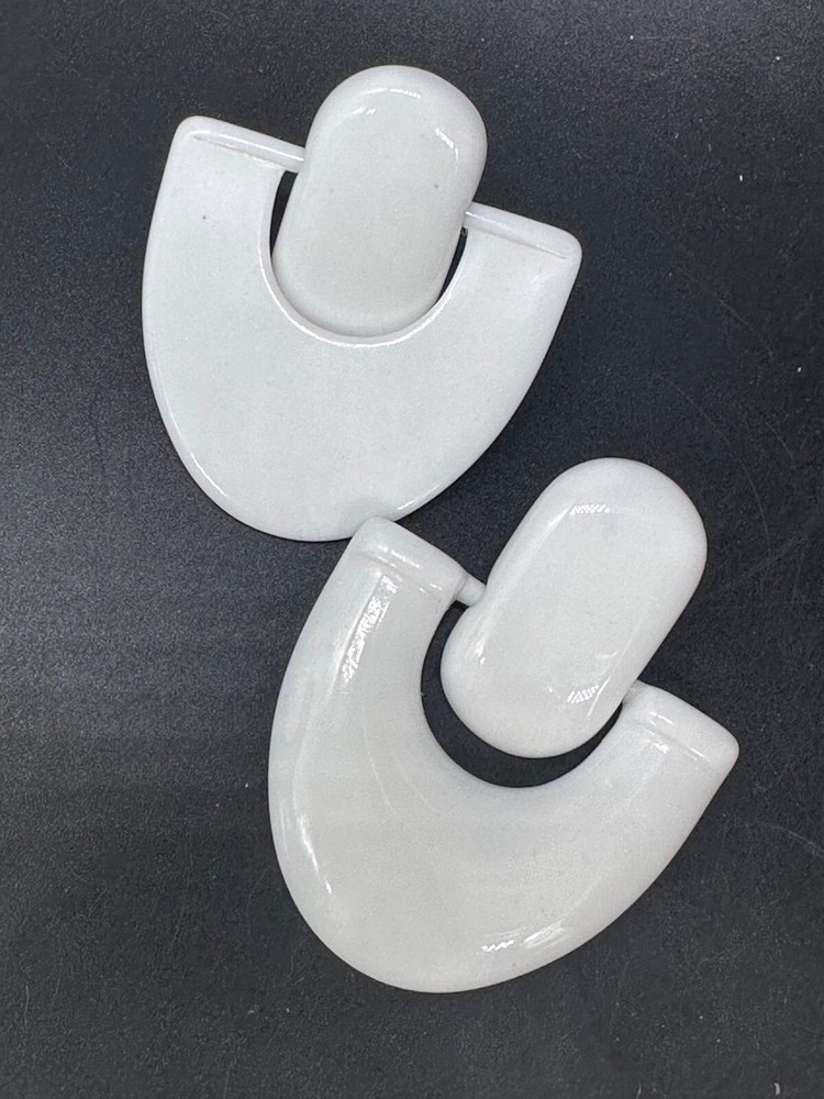 ESTATE WHITE PLASTIC STATEMENT ART DECO POST EARRINGS
