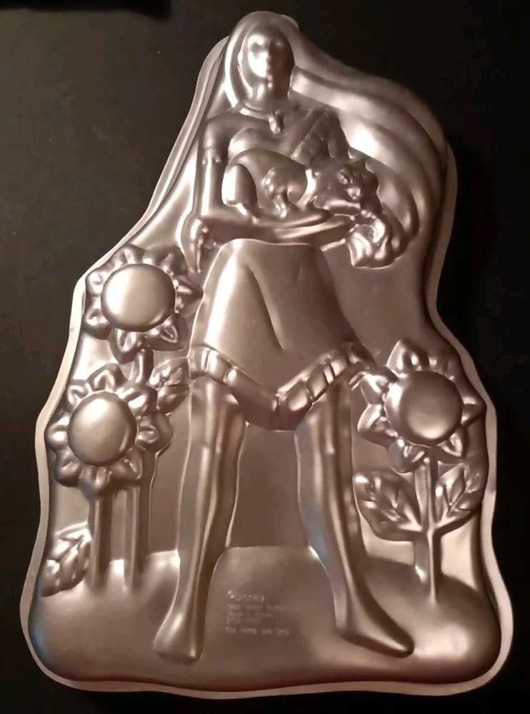 Pocahontas Cake Pan #2105-3700  Wilton Disney