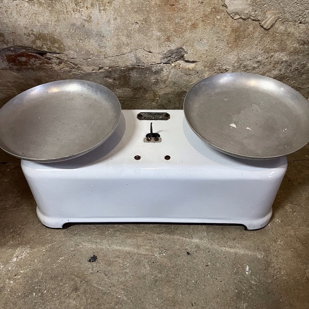 Vintage Kitchen Scale With Weights – Vintage Decor