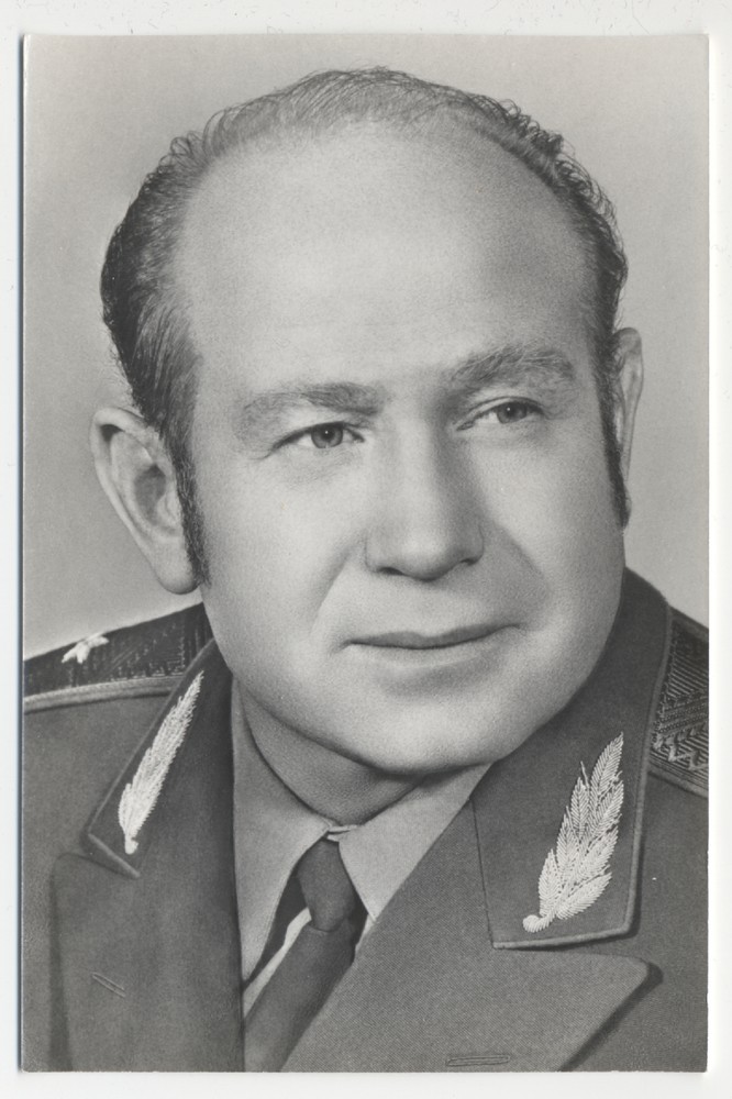 1976 Soviet American Space flight Apollo–Soyuz Leonov training vintage postcard