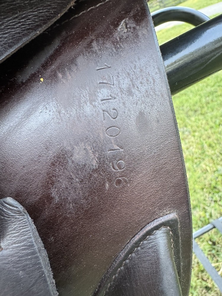 2017 COUNTY SOLUTION HJ 17.5 FORWARD FLAP JUMP SADDLE