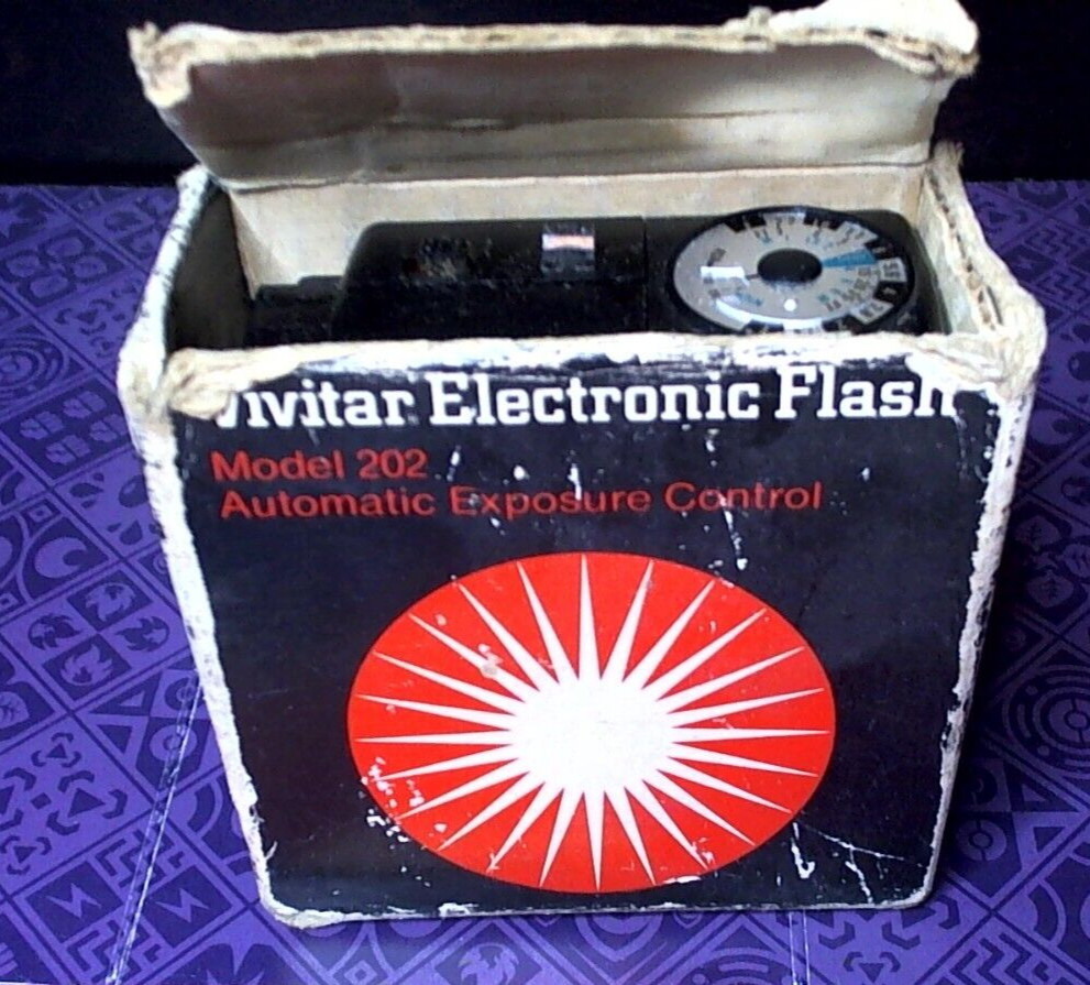 Vivitar Electronic Flash Model 202 With Automatic Exposure Control (1970’s)