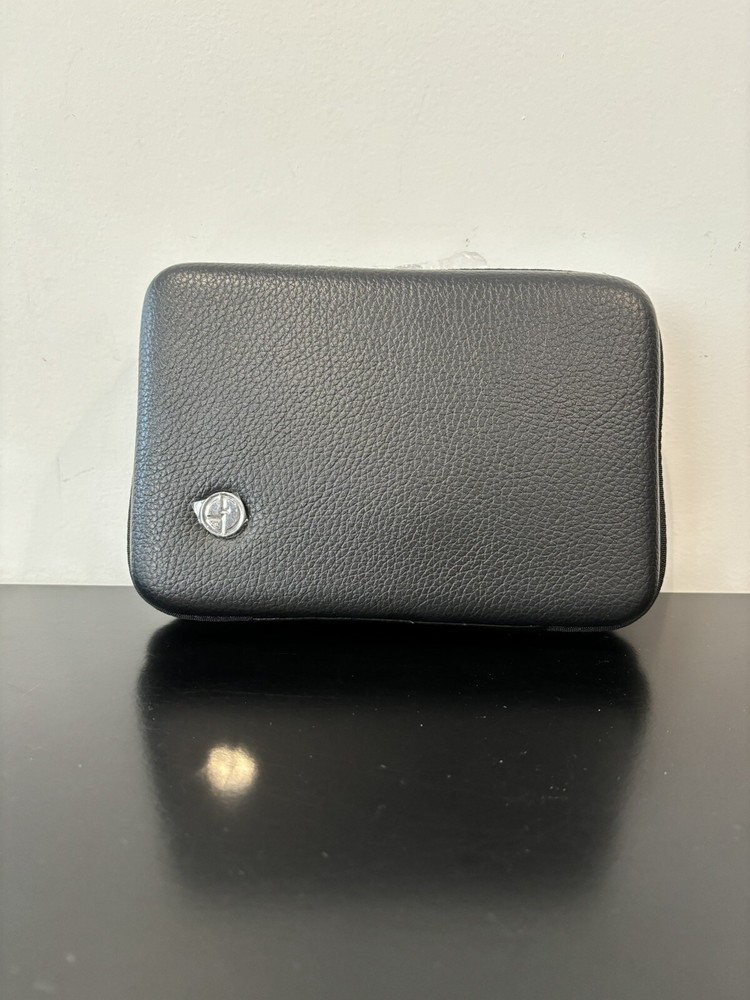 Eva Air X Giorgio Armani amenity kits