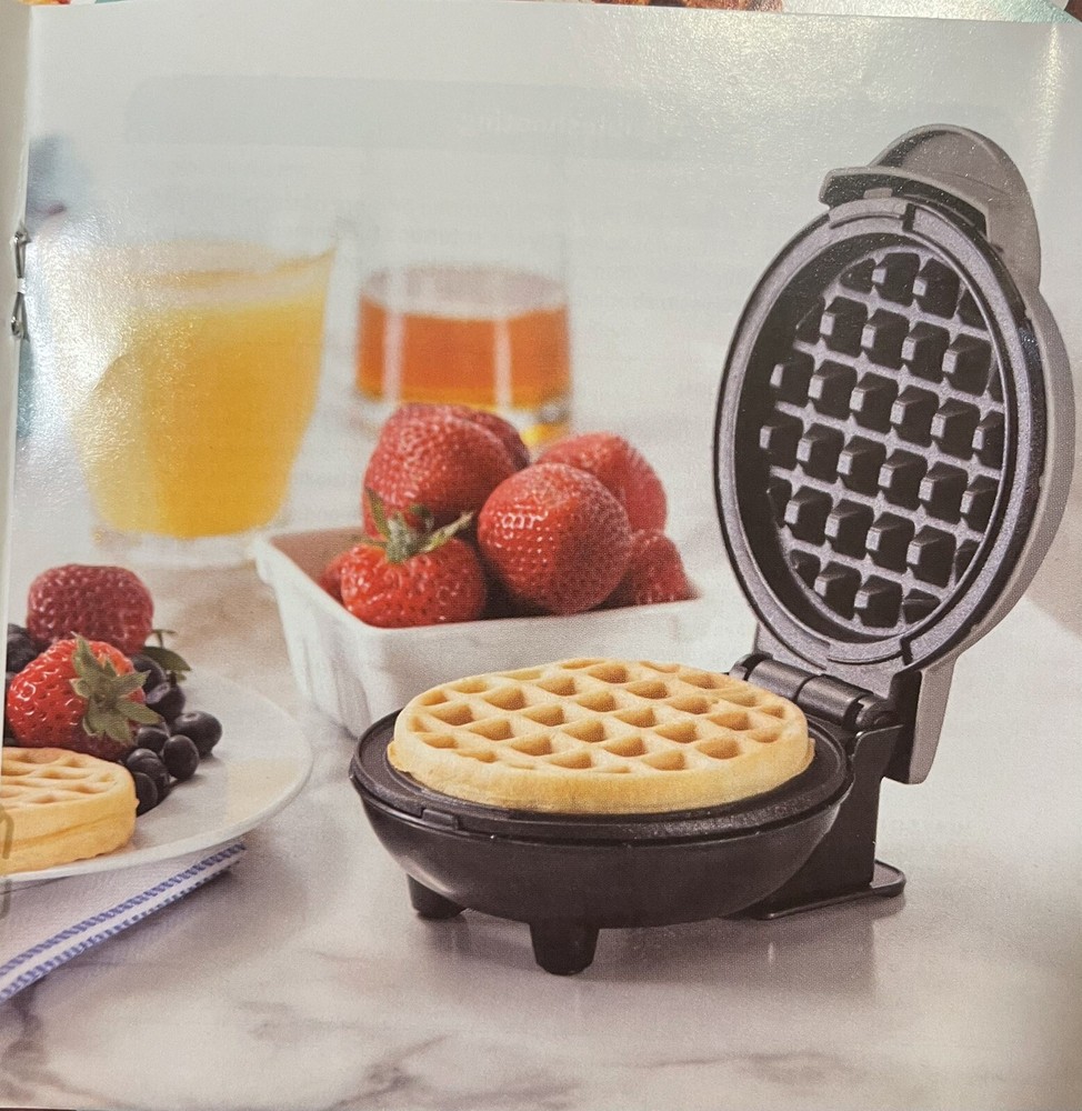 WW Weight Watchers Mini Waffle Maker + Recipes