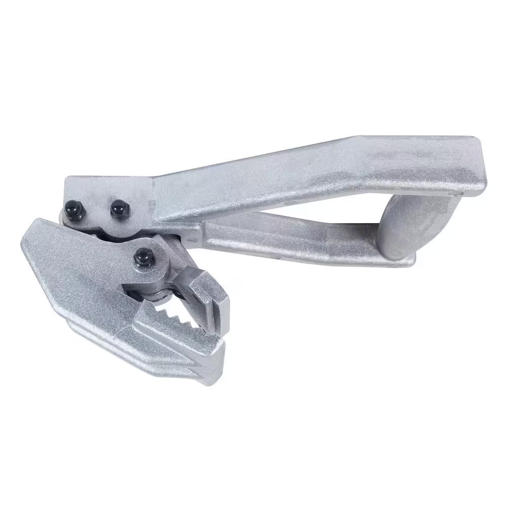 Carpet Puller with Serrated Clamps for Maximum Pulling Power