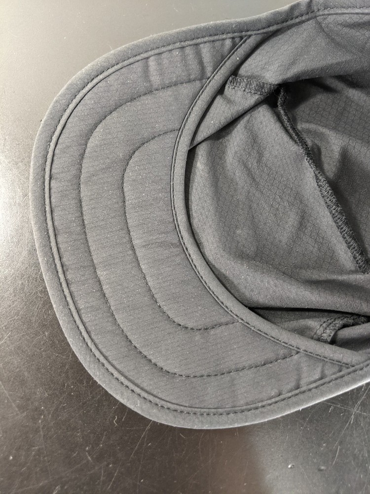 Brooks Ultralight Packable Stash Pocket Running Hat - Charcoal Gray / Black