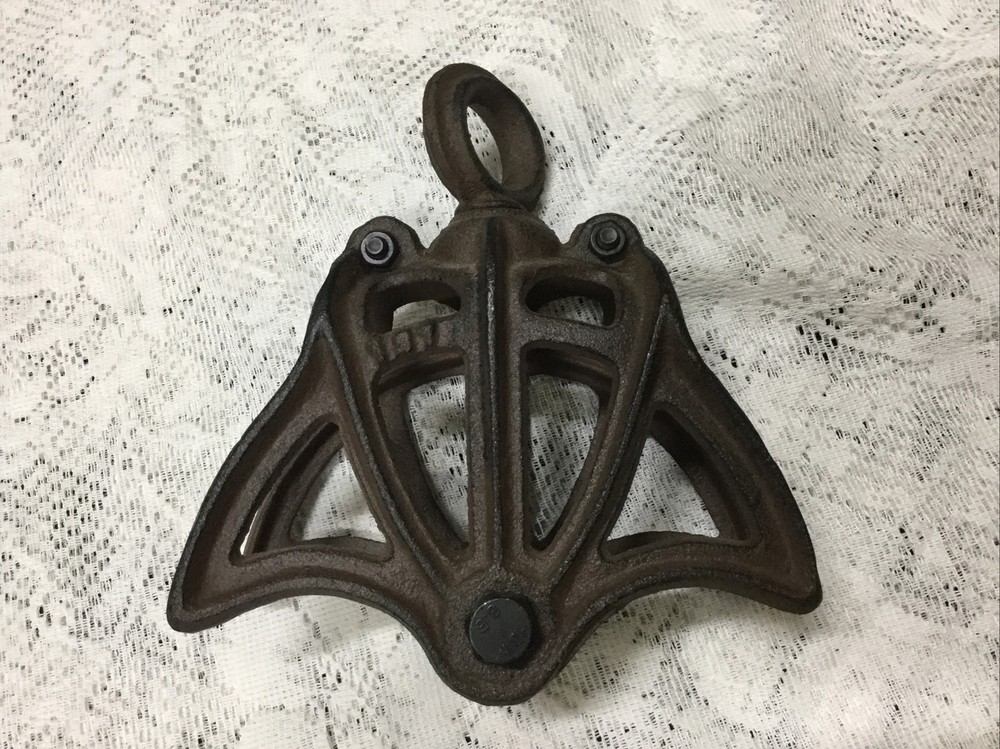 Cast Iron Barn Hoist (For Decorations)