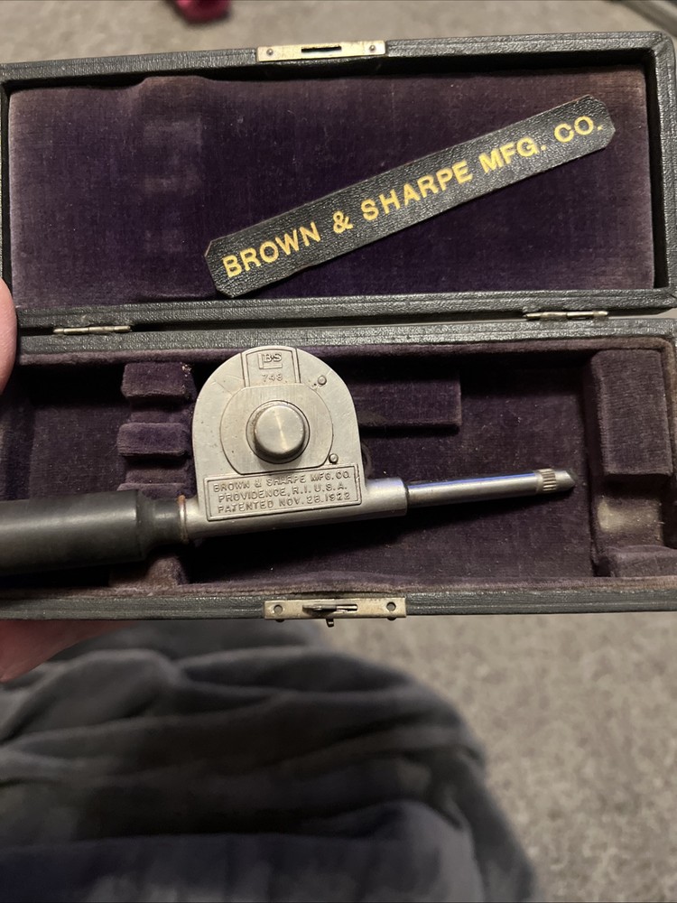 Brown & Sharpe 748  Calipers speed indicator